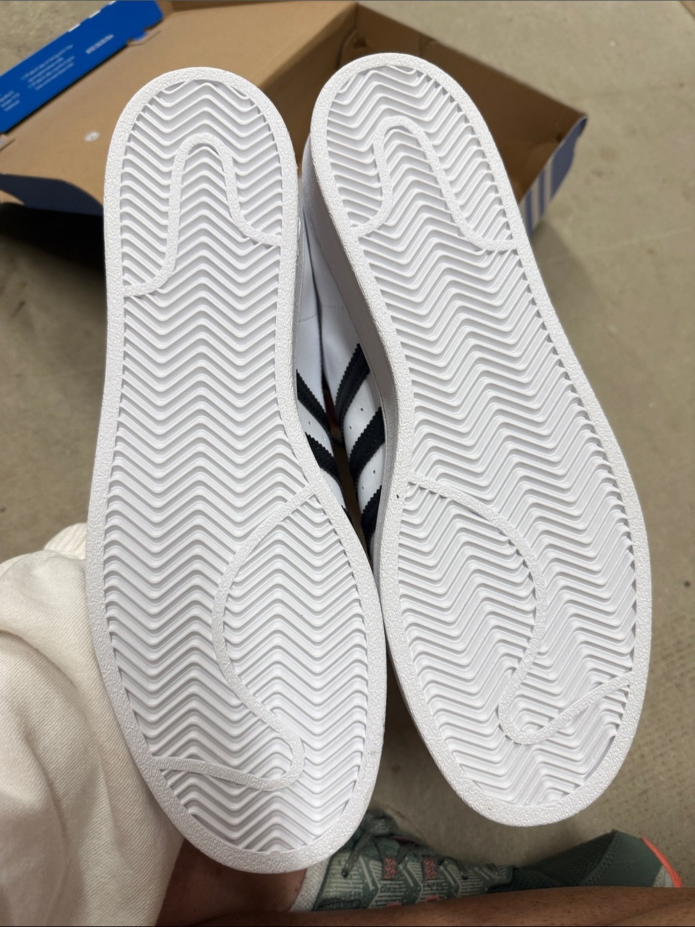 adidas White Sneakers with Black 3-Stripes and Gold Tongue Logo - Picture 3 of 4